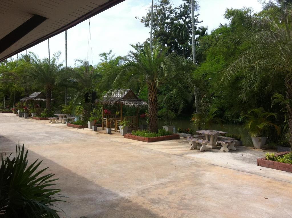 Nida Rooms Central 89 Plaza Resort Surat Thani Exterior photo